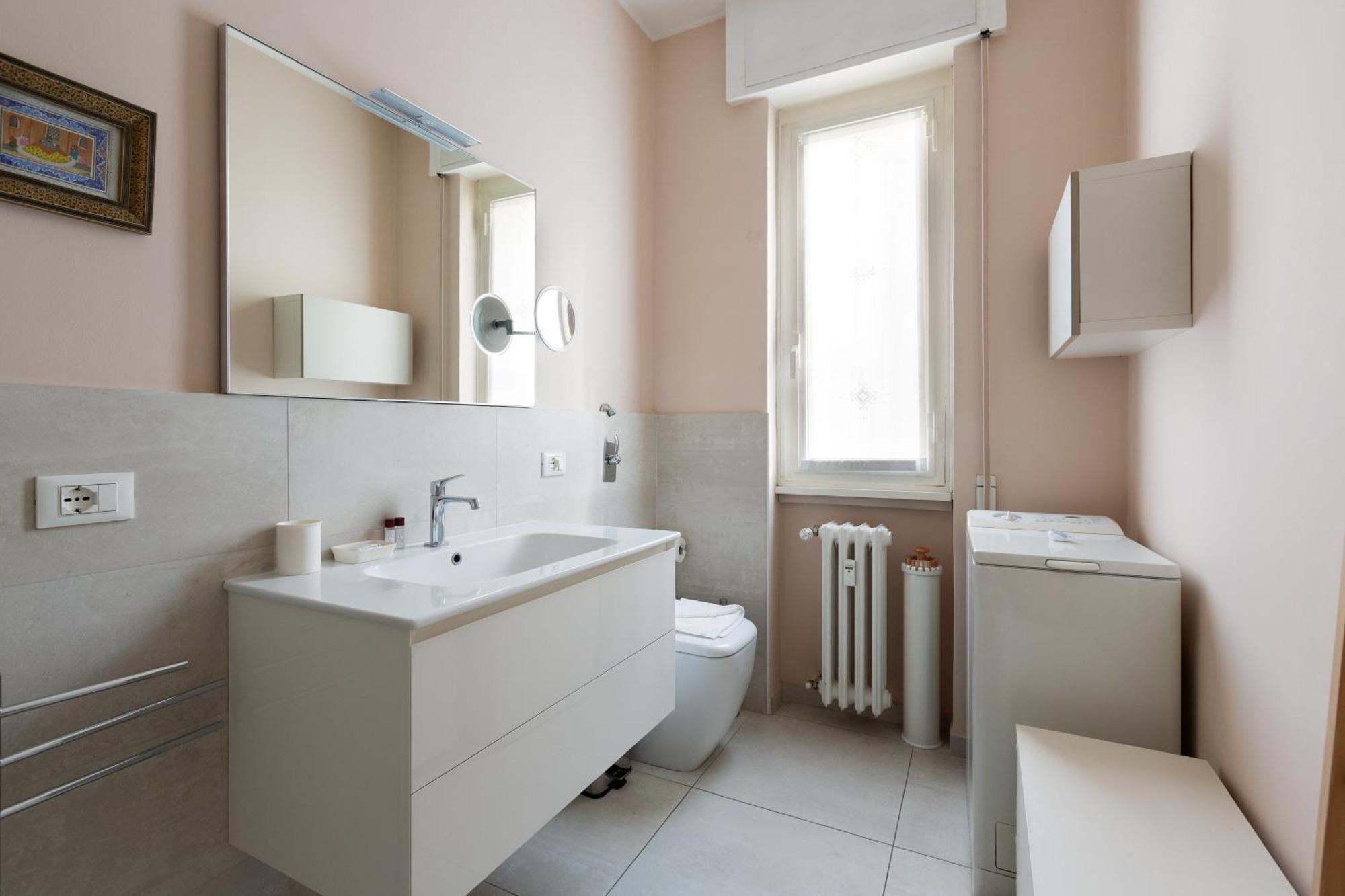 Milan-Linate Apartment With Balcony Bagian luar foto