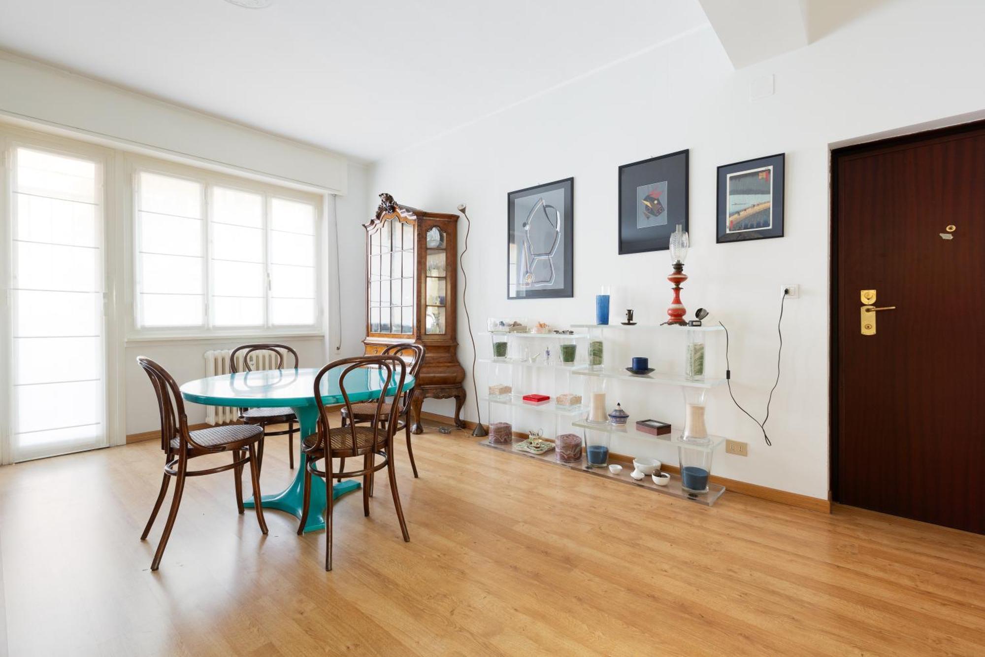 Milan-Linate Apartment With Balcony Bagian luar foto